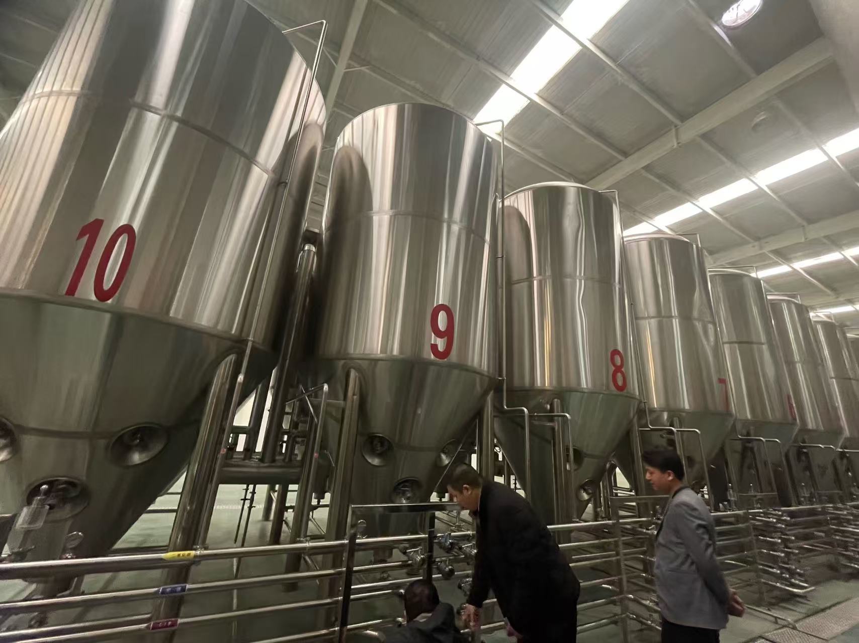 迁西精酿啤酒设备厂—平面布置、设备设计、制造、调试、培训等一条龙服务